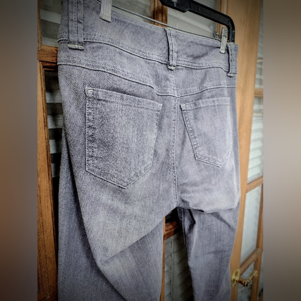 Brand New CAbi Size 4 Lou Lou Straight Leg Jeans Style #332 Grey w/ Stretch! - Picture 10 of 11
